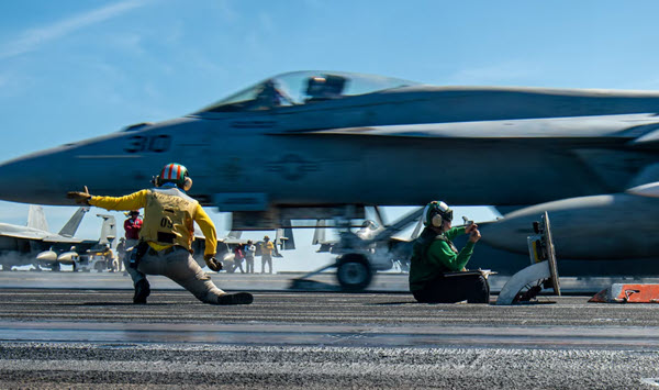 Screaming Off The Deck… F/A18 SUPER HORNET REALLY STINGS