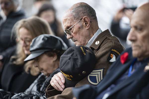 02_Battle_of_The_Bulge_WWII_Ardennes_Offensive_Bastogne_101st_Airborne_Screaming_Eagles_Support_Our_Troops.jpg