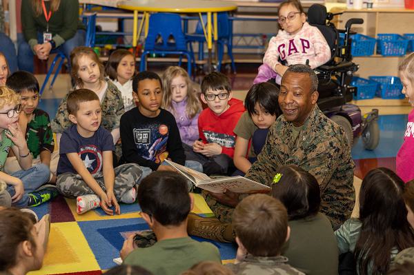 02_Dr_Seuss_Read_Across_America_Day_military_schools_NEA_Support_Our_Troops.jpg