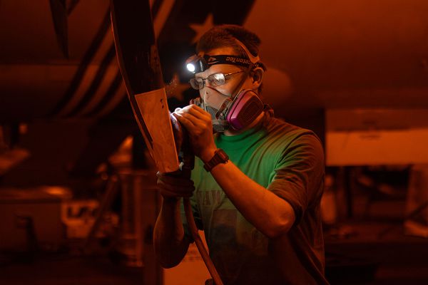02_aviation_mechanics__airborne_command_and_control_squadron_123_uss_eisenhour_support_our_troops.jpg