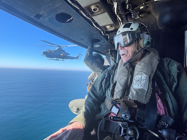 03_UH_1Y_Venom_helicopter_Marines_Major_Billy_Hall_Honor_flight_Helicopter_Squadron_267_Support_Our_Troops.jpg